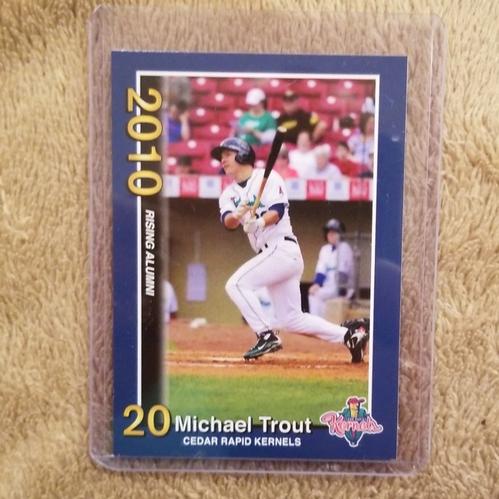 Mike Trout 2010 Rising Alumni Rookie Card